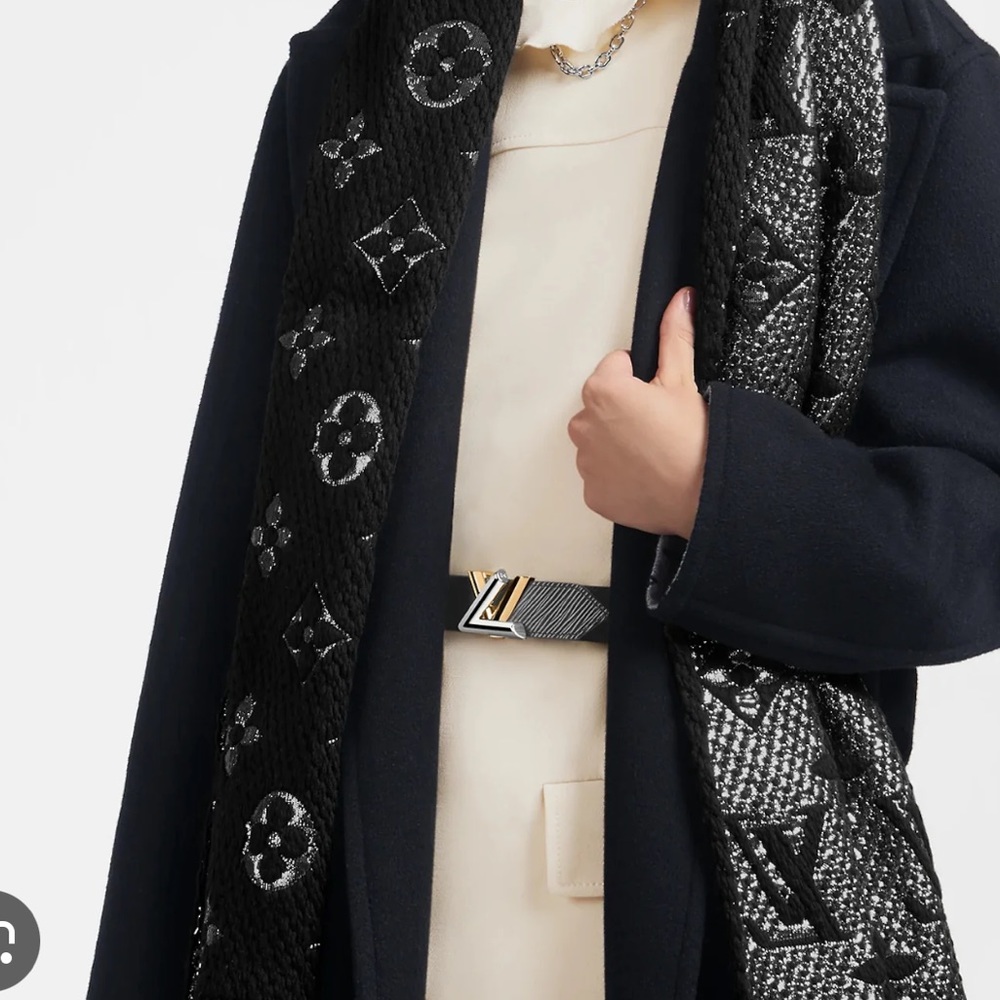 Louis Vuitton Black and Gray Scarf